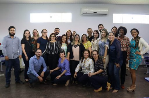 Conselheiros pedagógicos posam para foto em reunião